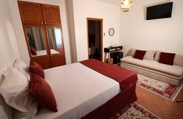 Double room with terrace Garden level (10)