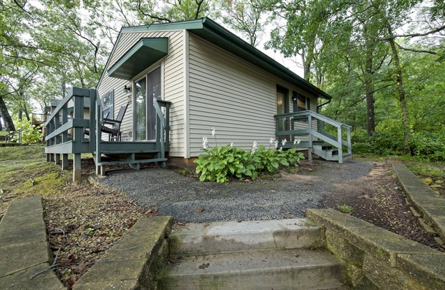 Down- Home Christmas Mountain Village, 2 Bedroom Cottage