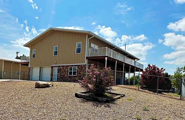 Downtown 4-bedroom house with views and lots of space