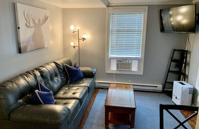 Downtown apartment on Ironman course. Walking distance to everything STR-200225