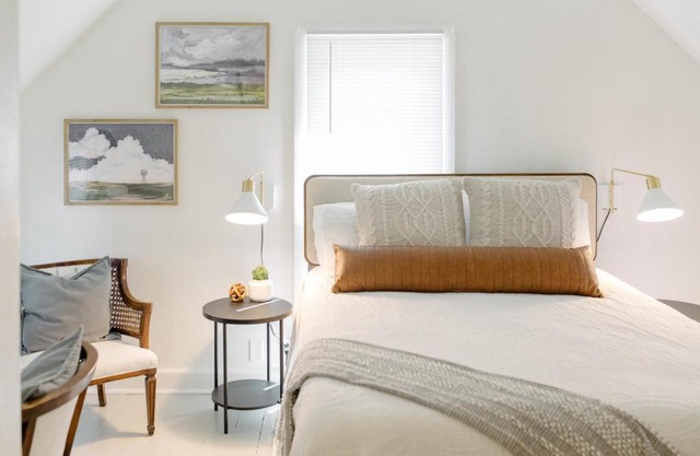 Downtown & Campus Wifi W D Netflix 2Br 1Ba