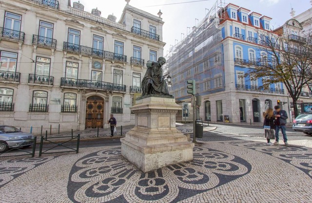 Downtown Chiado by Homing