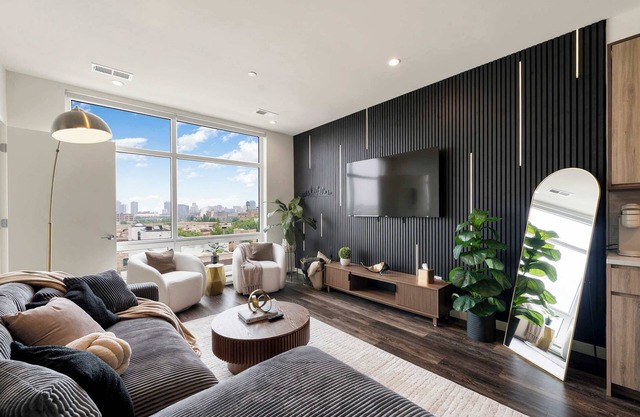 Downtown Chicago Retreat 2BD/2BA Views+Gym+Rooftop