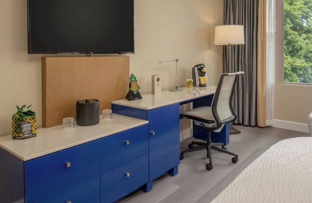 Downtown Family Room, Two Doubles, Staypineapple Rose, 2 Rooms