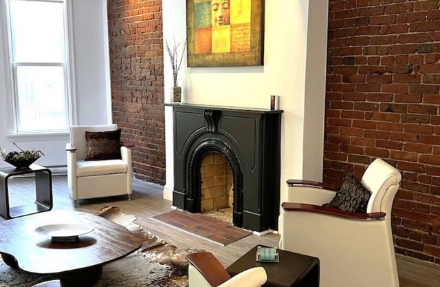 Downtown Halifax Heritage Home - 4Bdrm