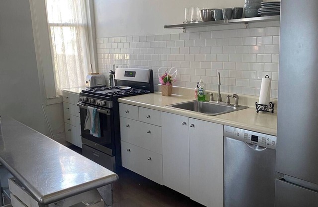 Downtown Historic District Charm 2 Bdrm Home