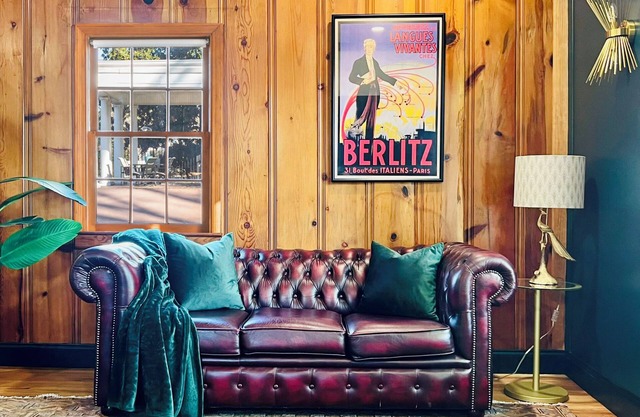 Downtown Historic Speakeasy+Hot Tub+Sleeps 6