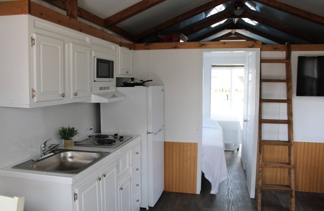 Downtown OC Houseboat's