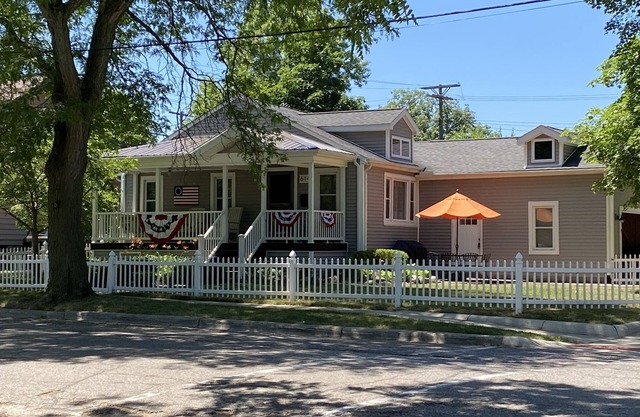 Downtown Plymouth 3 beds, 2 bath, remodeled and walk to town!