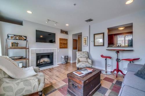 Downtown Riverfront Condo unit 780