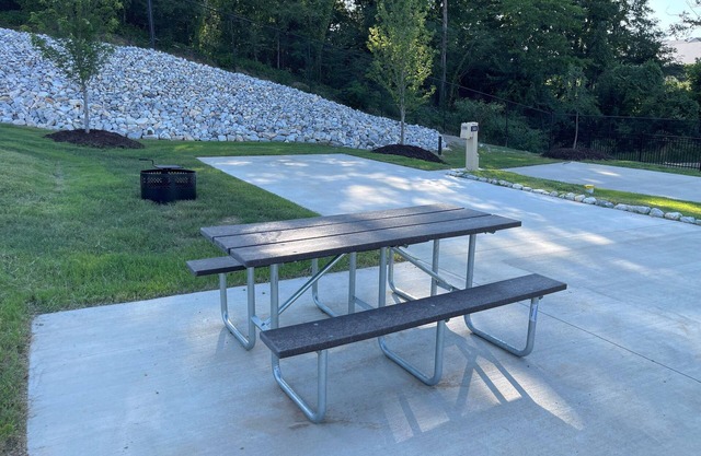 Downtown RV Resort at Oaklawn with WiFi in Hot Springs - RV site only