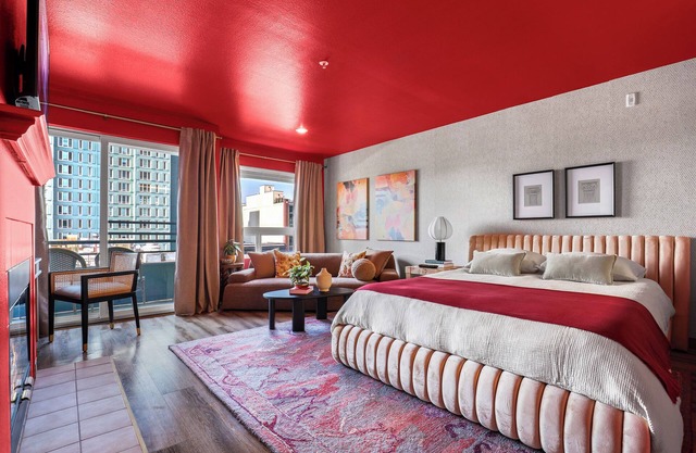 Downtown Seattle Studio Near Pike Place with Rooftop Garden