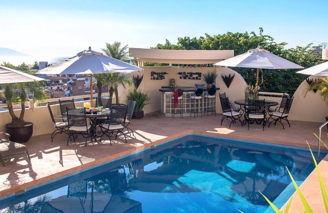 DOWNTOWN VILLA AMAZING VIEWS FULL STAFF - 6 BD