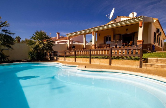 DRA001 Chalet con Piscina Privada y Jardin