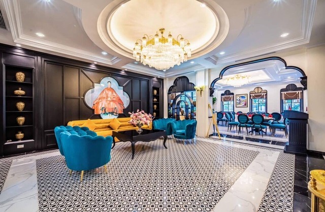Dragon Hotel