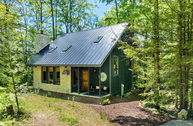 Dragonfly Dell - Quiet, wooded retreat in Ellison Bay near Newport State Park