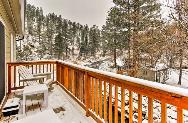 Drake Home on Big Thompson River - 3 Mi. to Estes!