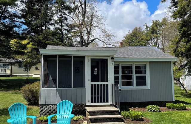 DRAKES ISLAND ROAD COTTAGE on nature preserve, one mile to beach
