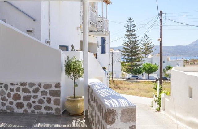 Dream on Adamas Milos