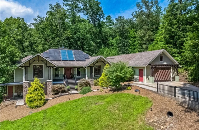 Dream Retreat with Private Pool, Full Outdoor Kitchen, Wifi and EV Charger