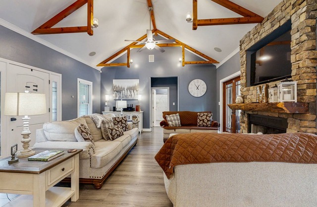 Dream Retreat with Private Pool, Full Outdoor Kitchen and Wifi