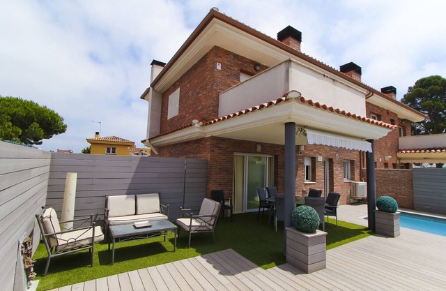 DREAM Terraced House with Private Pool