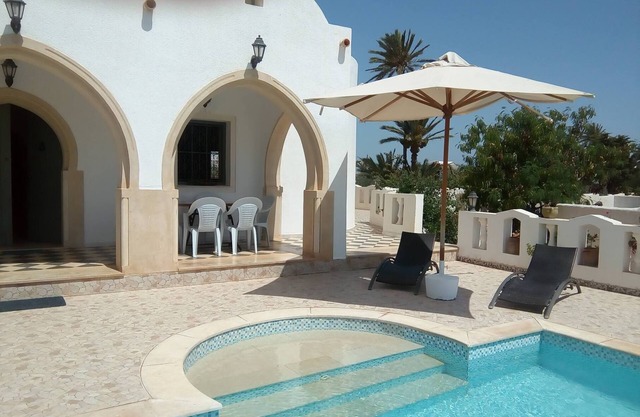 Dream vacation in Djerba, Villa pool close to the lagoon