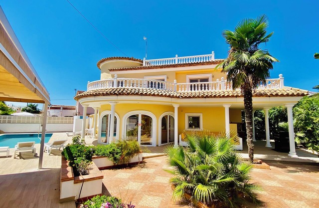 Dream villa Revoltes in Els Poblets-Denia-Alicante, 234m2 with large private pool