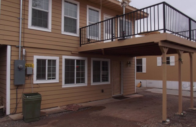 Dreamcatcher 2-story Colonial Home. Pet Friendly!n1 mile from downtown hot tubs