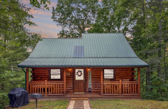 Dreamcatcher 2 Bedroom Cabin by Redawning
