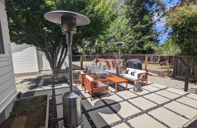 Dreamy Bungalow near downtown with expansive lot