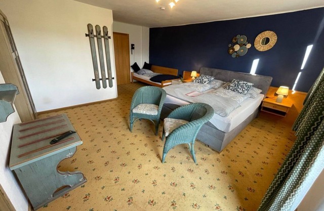 Dreibettzimmer 3, WC u. Dusche Getrennt, Südbalkon - Hotel-gasthof Lammersdorf