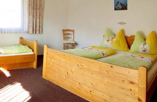 Dreibettzimmer, Dusche, WC - Pension Leitenhof