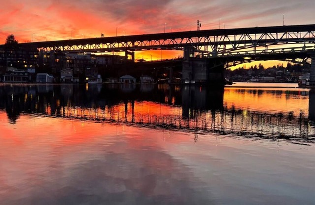 Drifted Dreamer 1-bedroom house boat in Seattle