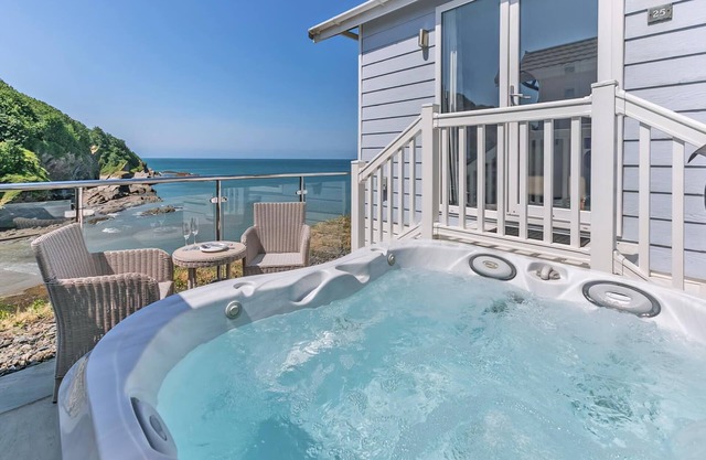Driftwood Premier Sea View Cabin