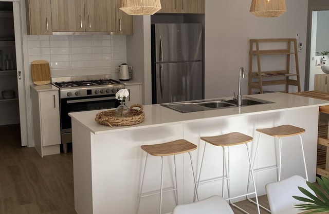 Drysdale Delight - Brand new townhouse right in the middle of town
