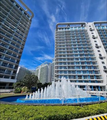 DT SUITES AND RESORTS at Azure Paranaque