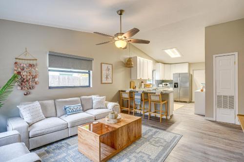 Dtwn Palm Harbor Condo Walk to Water!