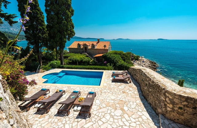 Dubrovnik's exclusive 16th century seaside villa with swimming pool