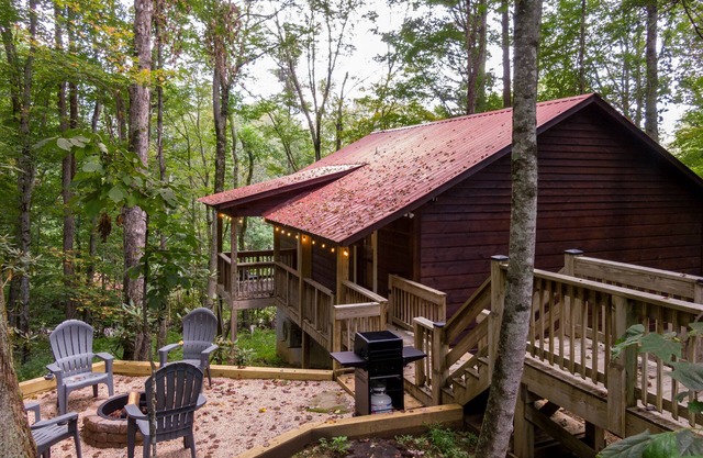 Due West - Charming Boone Cabin In the Woods!