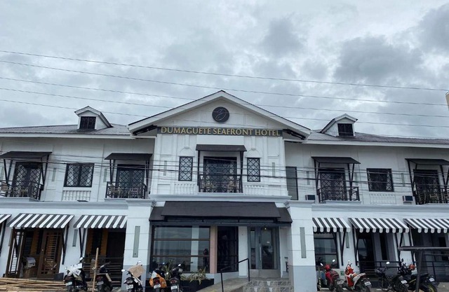 Dumaguete Seafront Hotel