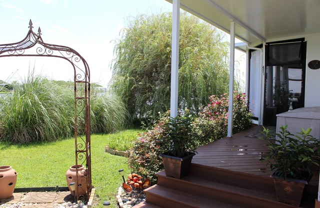 DUN e NUF COTTAGE @ SANDBRIDGE BEACH ENJOY THE AMAZING SUNSETS IN PARADISE
