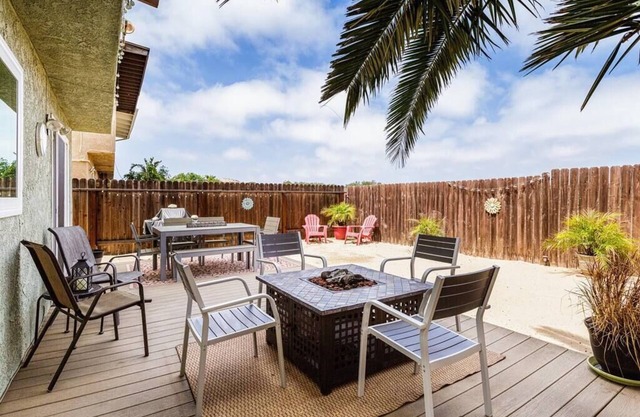 Dunes Hideaway-Walk to Beach/yard/Sleeps 9!1 hr LA/30 Min Santa Barbara