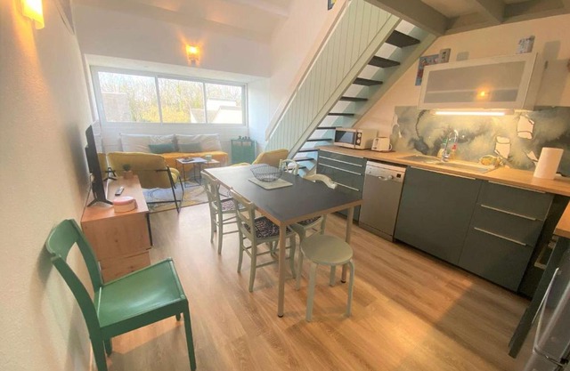 Duplex à Combrit: plage à pied, piscine chauffée et tennis - FR-1-481-101