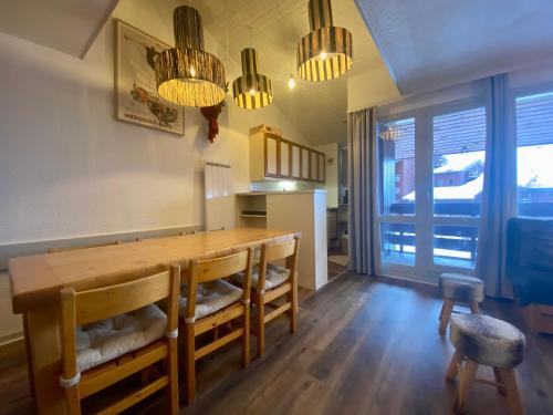 DUPLEX 6P A BELLE-PLAGNE (2050 m), SKIS AUX PIEDS, EN PLEIN CŒURS DE LA STATION RESIDENCE LE BERYL.