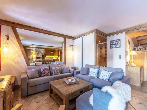 Duplex 4 Ch. avec Piscine, Spa, Ski aux Pistes - FR-1-461-14