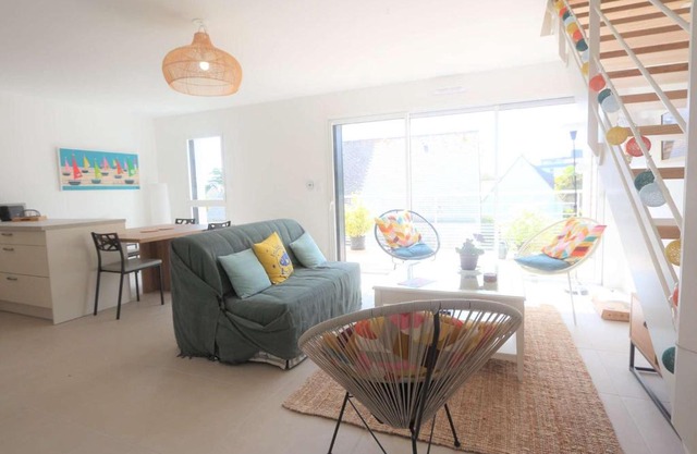 Duplex lumineux à Bénodet: plage et thalasso à pied, terrasse, parking et abri vélo inclus - FR-1-481-117
