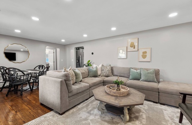 Duplex Style Home in Shelby Township | Sleeps 10+