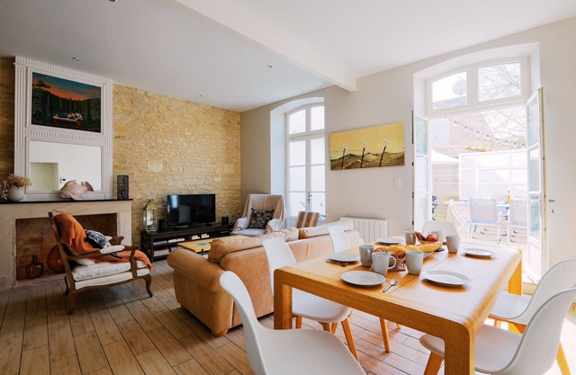 Duplex with courtyard - 500 m from the port