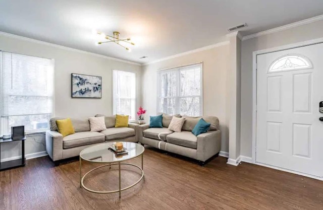 Durham home 15’away from RTP w king bed &free wifi